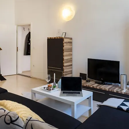Spacious Design Loft In Heart Of The City Center 류블랴나