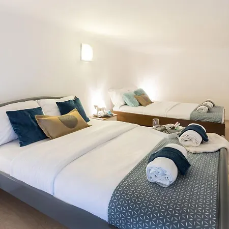 Spacious Design Loft In Heart Of The City Center *